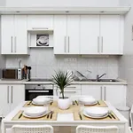 Cityscape Budget Apartments Isabella