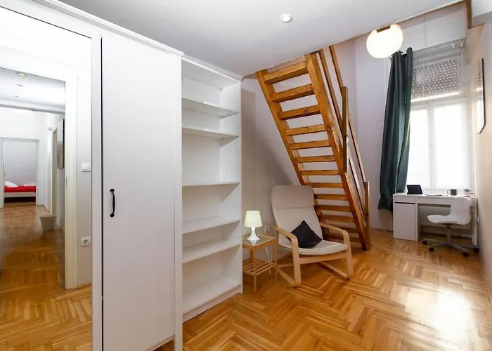 Cityscape Budget Apartments Isabella