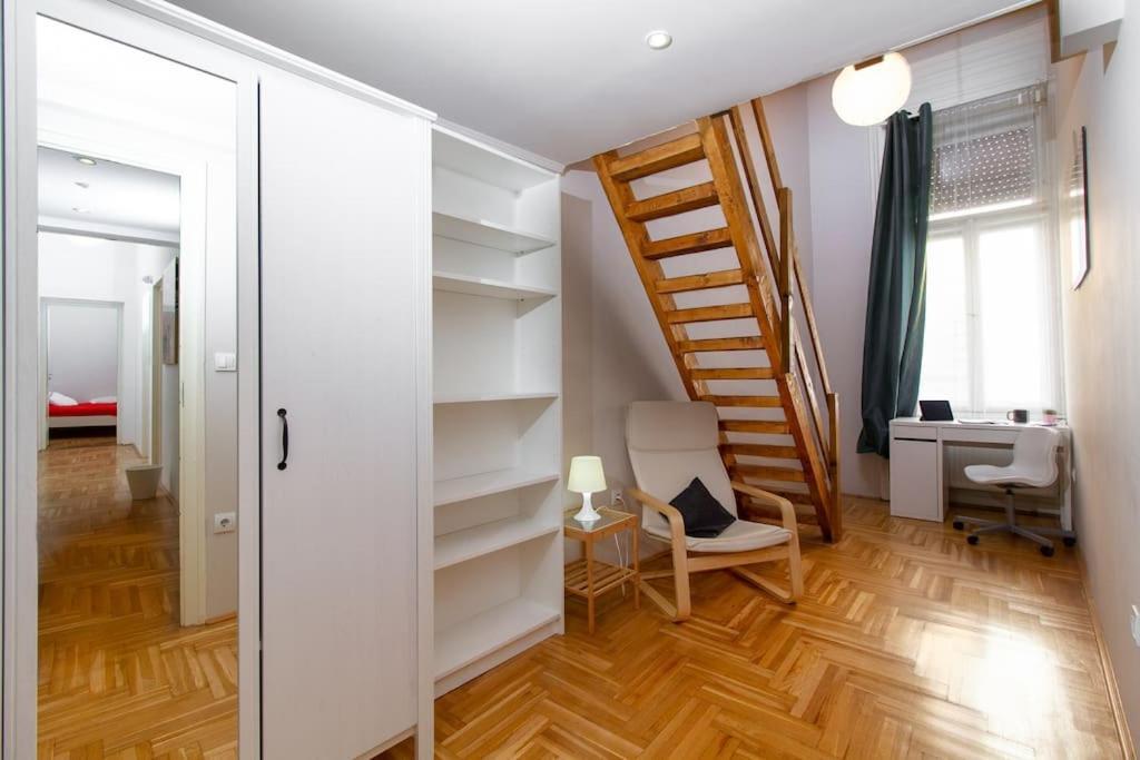 Apartment Cityscape Budget Isabella